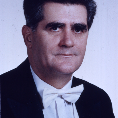 Az alapító
